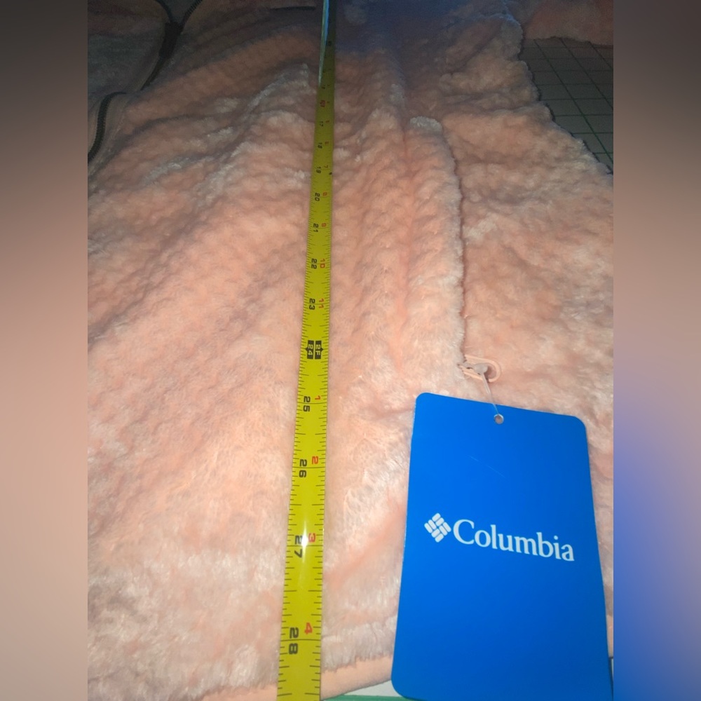 Columbia Jacket NWT, in a very cuddly fleece in a soft peach color. Size 2X. - Picture 5 of 12